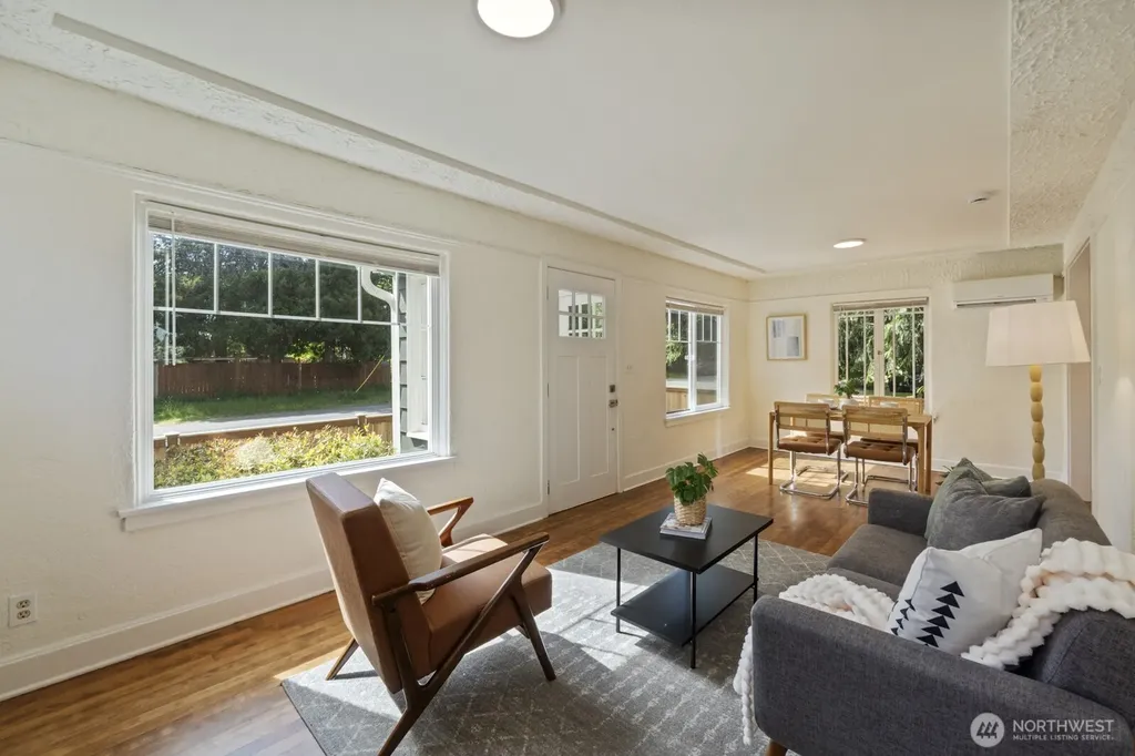 11556 17th Avenue NE Seattle WA 98125