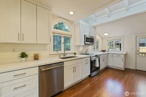 11556 17th Avenue NE Seattle WA 98125