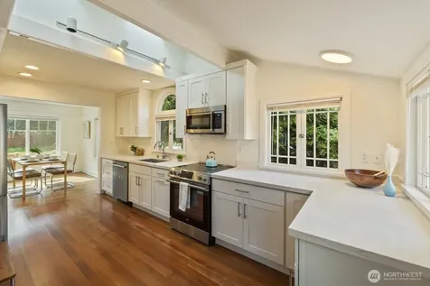 11556 17th Avenue NE Seattle WA 98125