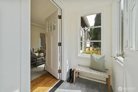 11556 17th Avenue NE Seattle WA 98125