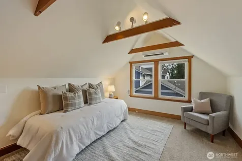 11556 17th Avenue NE Seattle WA 98125