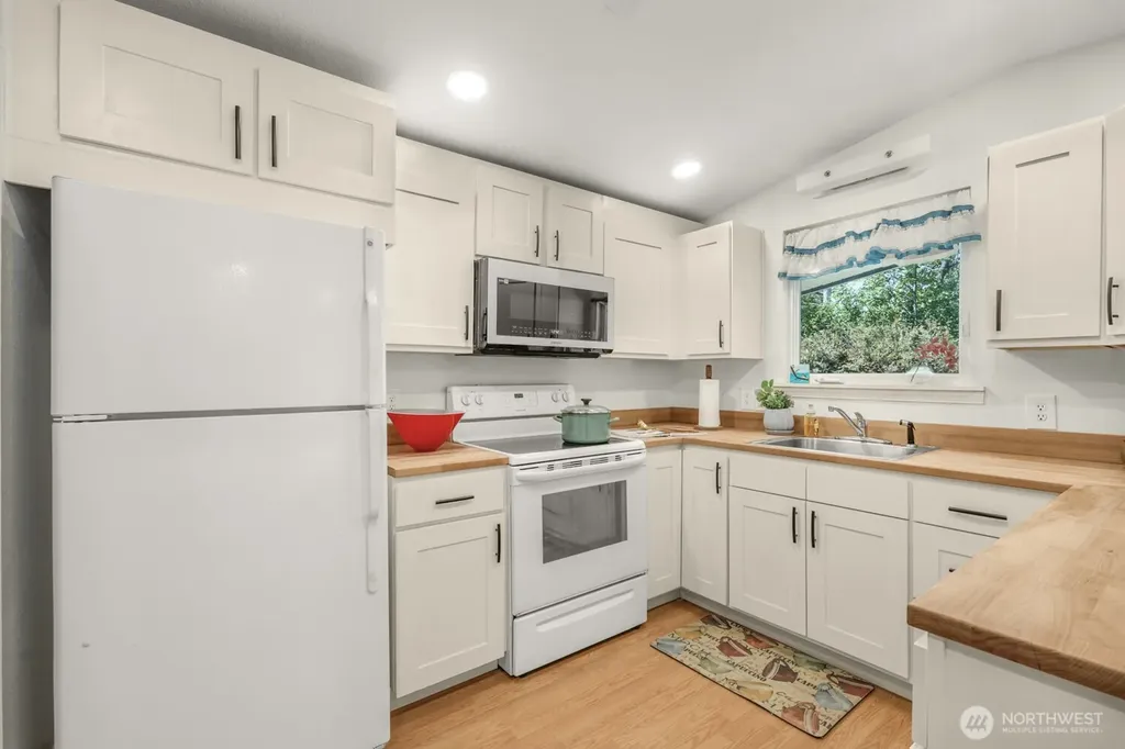 28103 R Street Ocean Park WA 98640