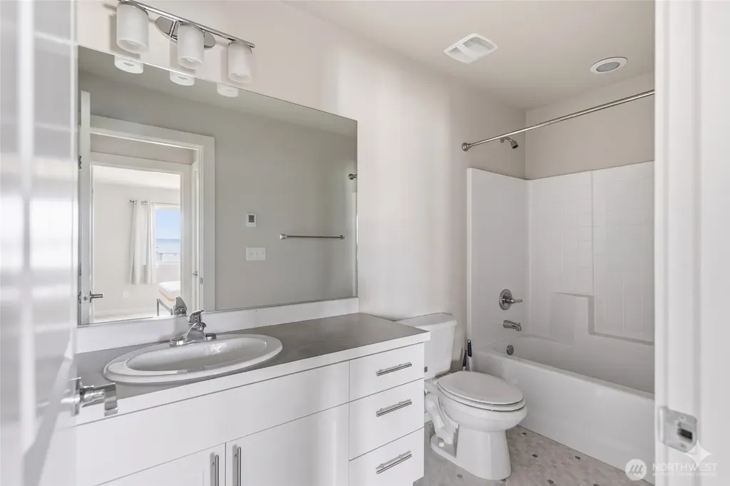 1066 SW 99th Place Seattle WA 98106