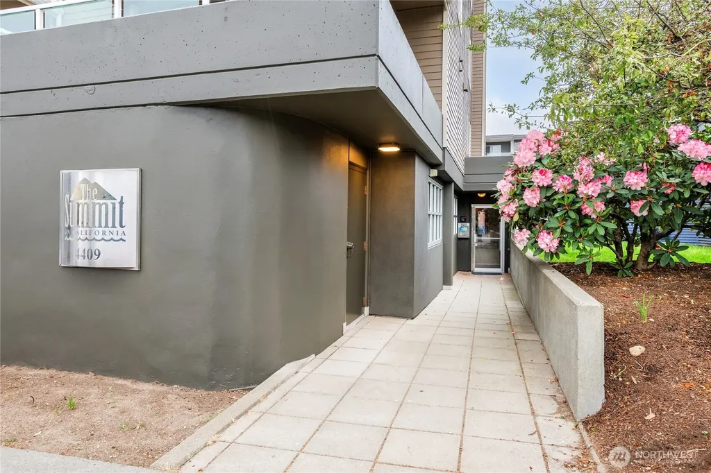 4409 California Avenue SW Seattle WA 98116