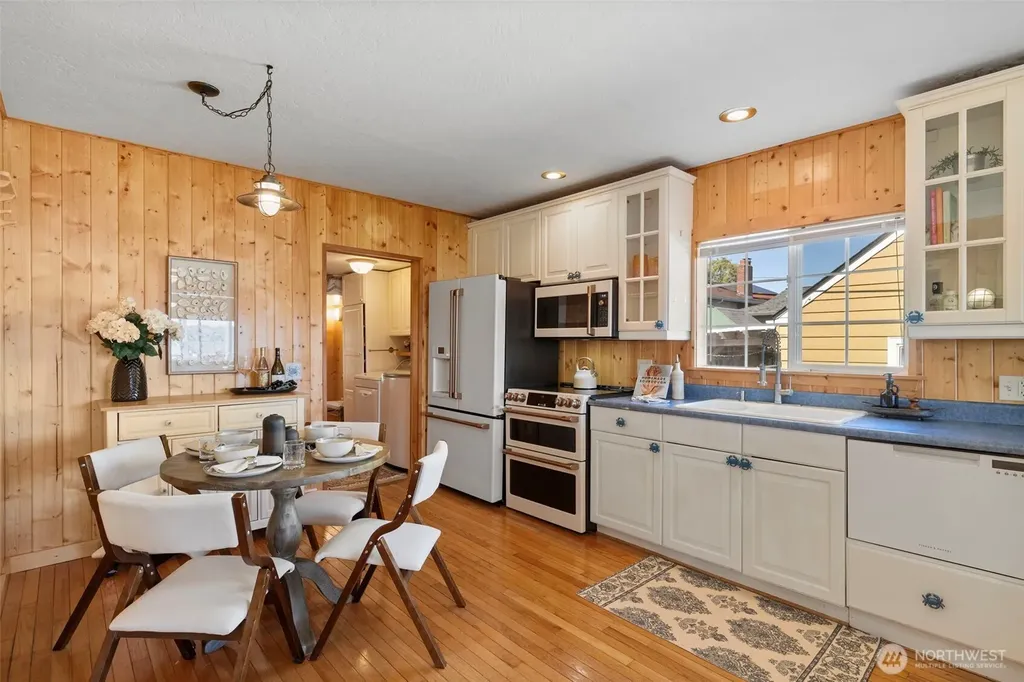 2708 E 10th Street Bremerton WA 98310