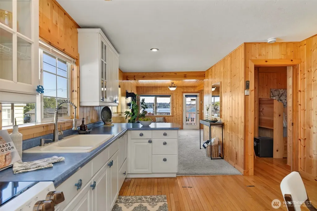 2708 E 10th Street Bremerton WA 98310