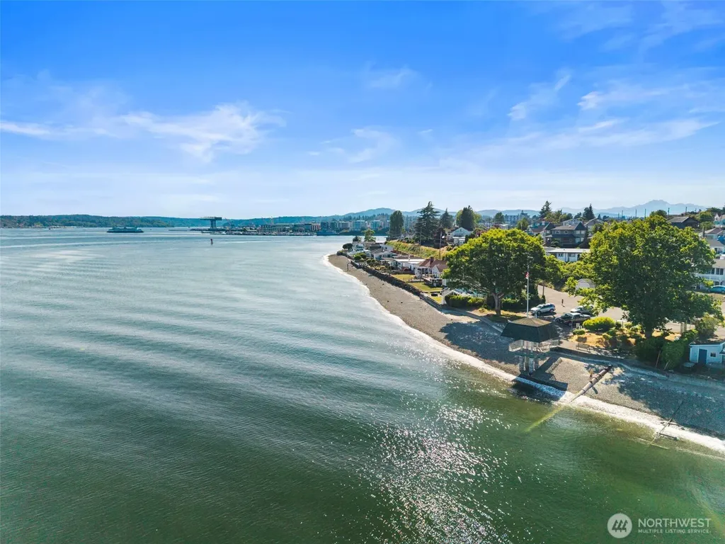 2708 E 10th Street Bremerton WA 98310