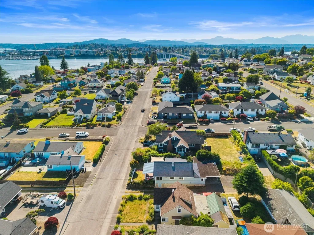 2708 E 10th Street Bremerton WA 98310