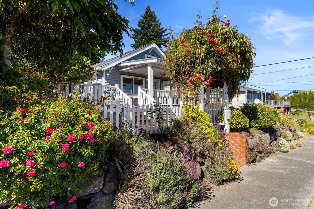 2708 E 10th Street Bremerton WA 98310