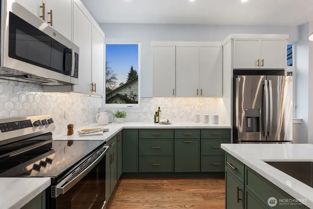 4559 34th Avenue S Seattle WA 98118