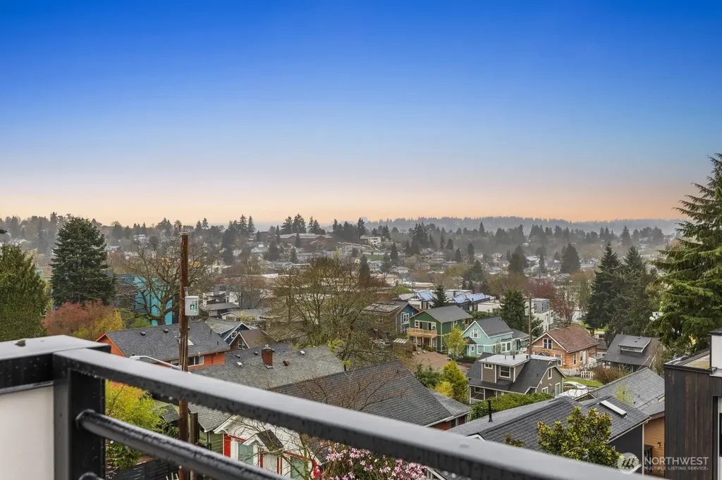 4559 34th Avenue S Seattle WA 98118