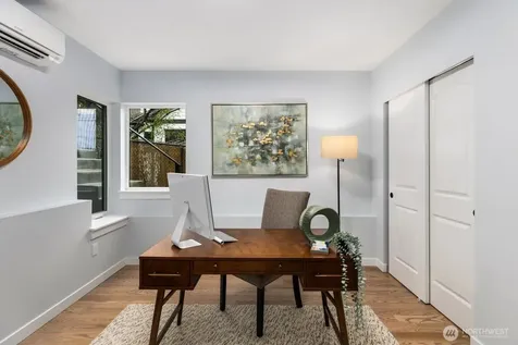 4559 34th Avenue S Seattle WA 98118