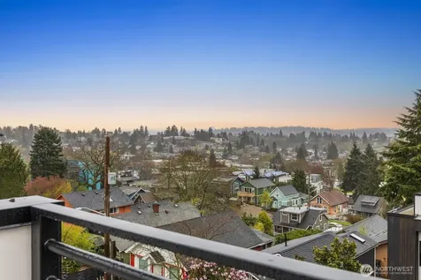 4559 34th Avenue S Seattle WA 98118