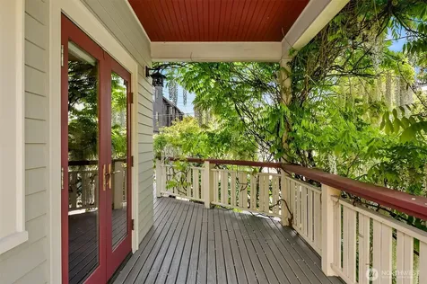 5216 9th Avenue NW Seattle WA 98107