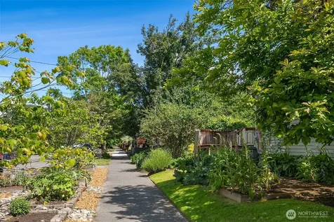5216 9th Avenue NW Seattle WA 98107