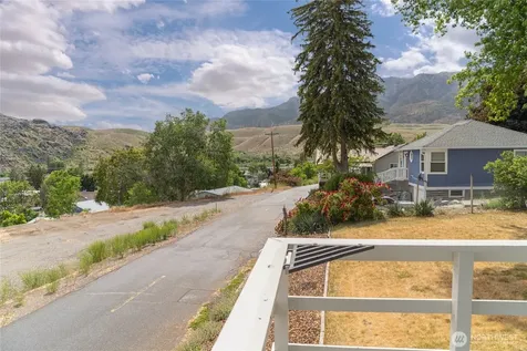 462 Beach Street Pateros WA 98846