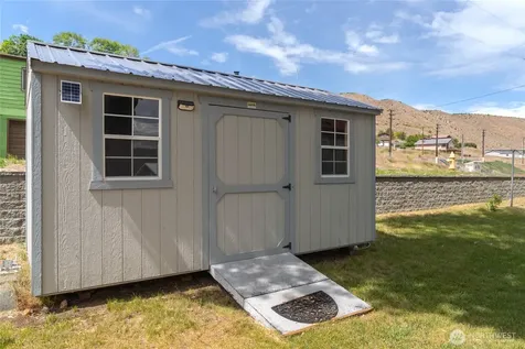 462 Beach Street Pateros WA 98846