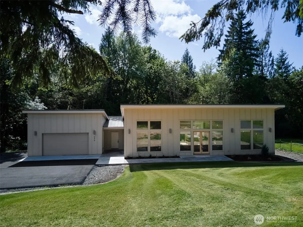 956 Paine Road Castle Rock WA 98611