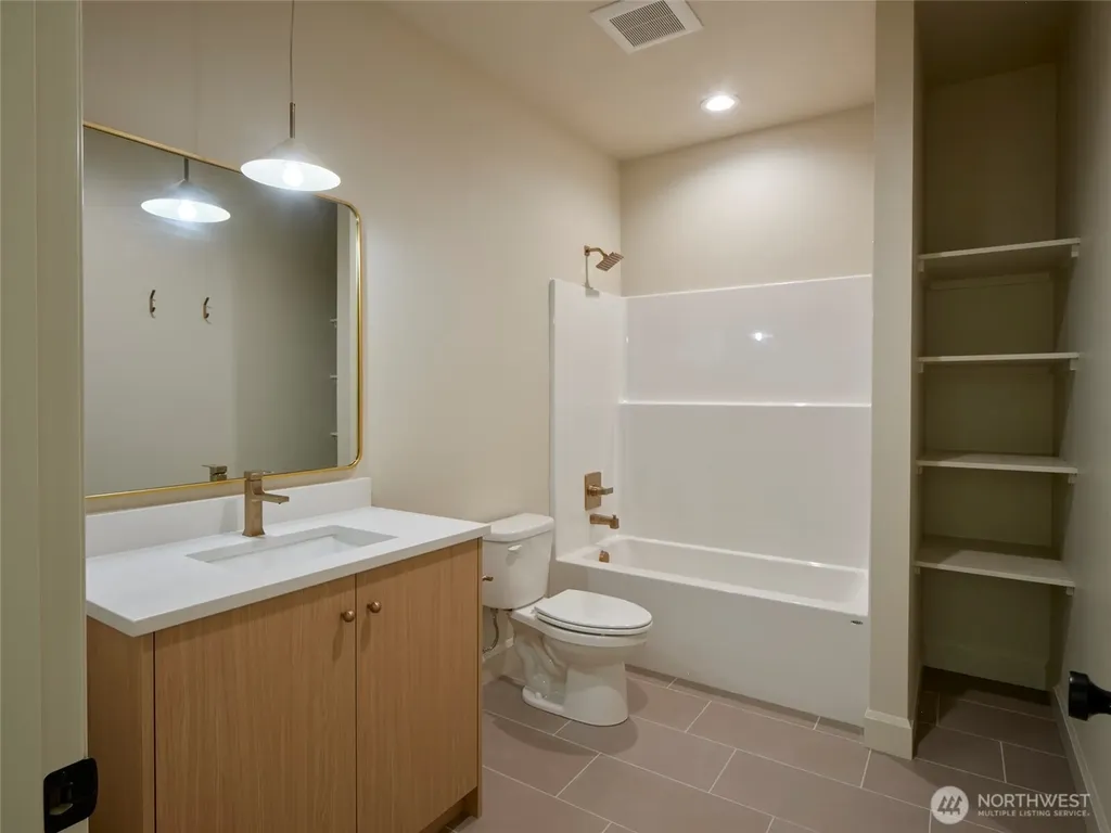 956 Paine Road Castle Rock WA 98611