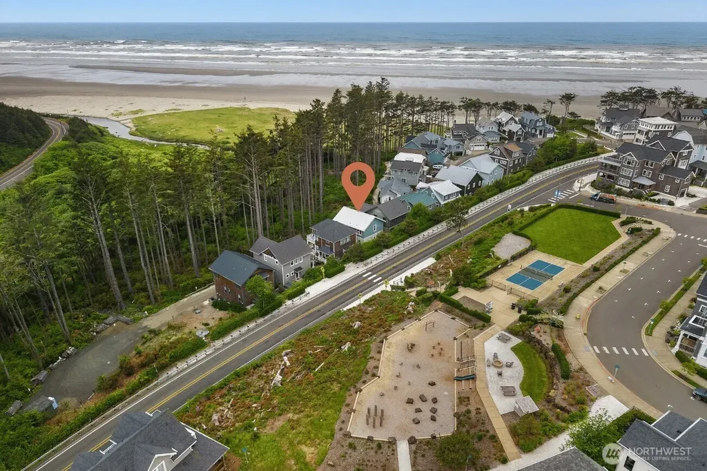 61 Seaside Lane Pacific Beach WA 98571