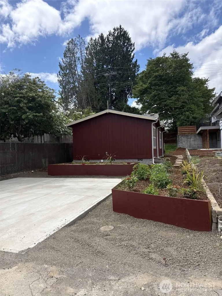 826 Chester Avenue Bremerton WA 98337