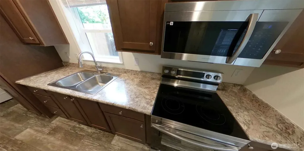 826 Chester Avenue Bremerton WA 98337