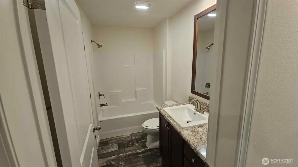 826 Chester Avenue Bremerton WA 98337