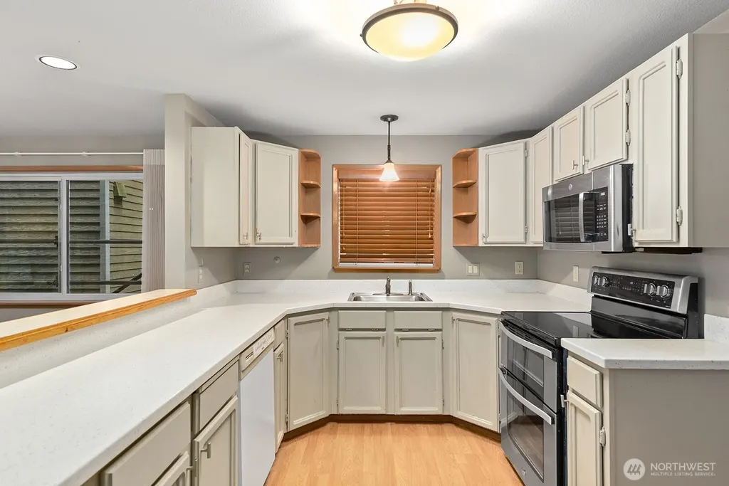 6920 California Avenue SW Seattle WA 98136