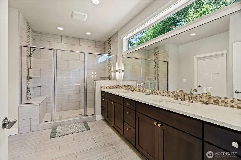 16424 252 Avenue SE Issaquah WA 98027