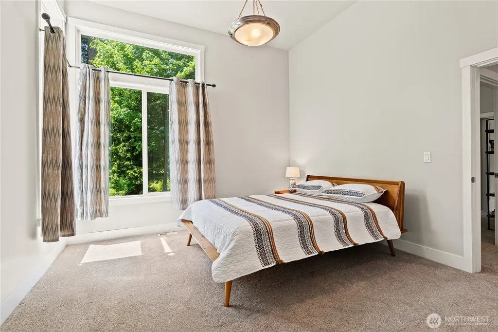 16424 252 Avenue SE Issaquah WA 98027