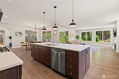 16424 252 Avenue SE Issaquah WA 98027