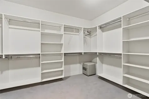 16424 252 Avenue SE Issaquah WA 98027