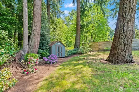 16424 252 Avenue SE Issaquah WA 98027