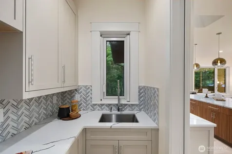 1322 165th Avenue NE Bellevue WA 98008
