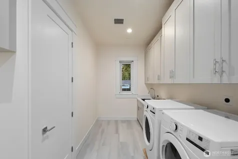 1322 165th Avenue NE Bellevue WA 98008