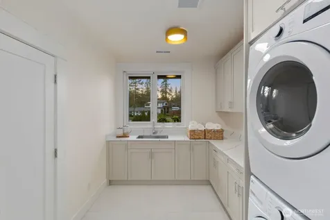 1322 165th Avenue NE Bellevue WA 98008