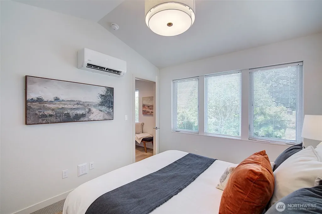 8319 25th Avenue NW Seattle WA 98117