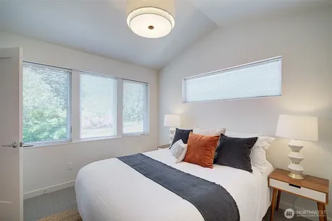 8319 25th Avenue NW Seattle WA 98117