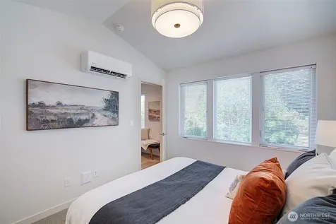 8319 25th Avenue NW Seattle WA 98117