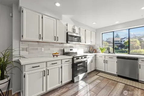 29105 13th Avenue S Federal Way WA 98003
