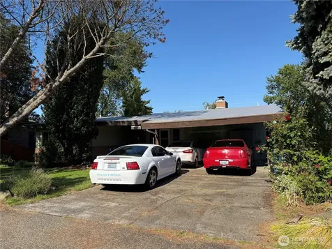 7949 20th Avenue SW Seattle WA 98106