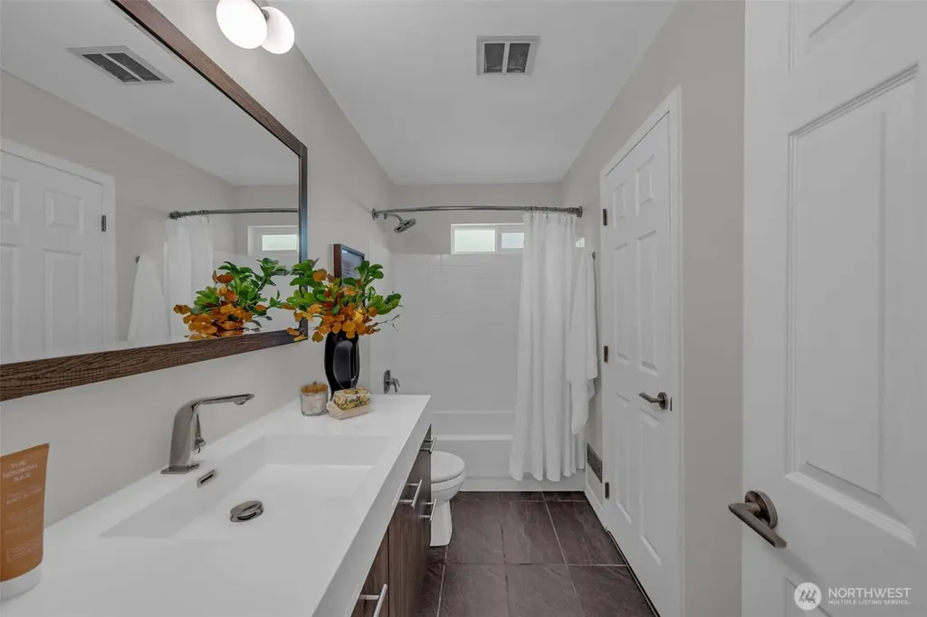 11633 18th Avenue SW Burien WA 98146