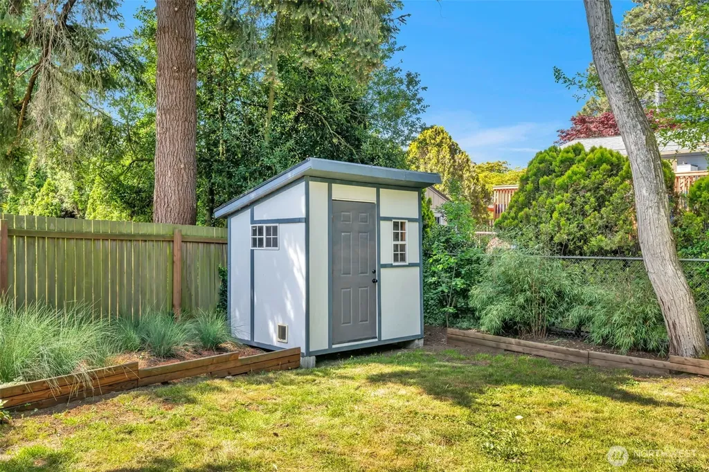 11633 18th Avenue SW Burien WA 98146
