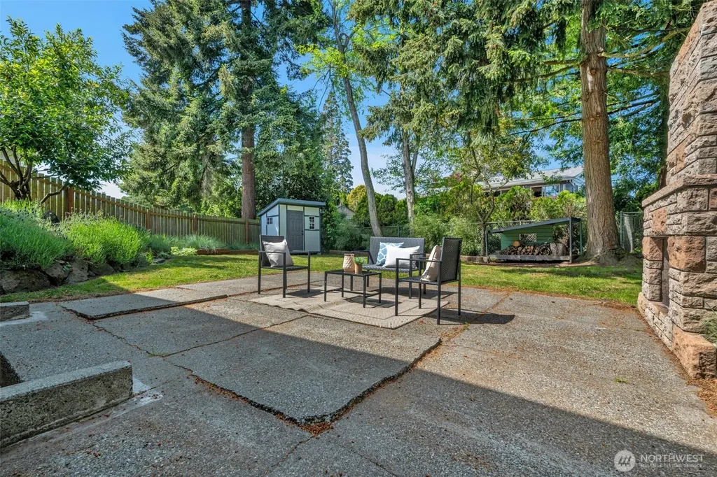 11633 18th Avenue SW Burien WA 98146