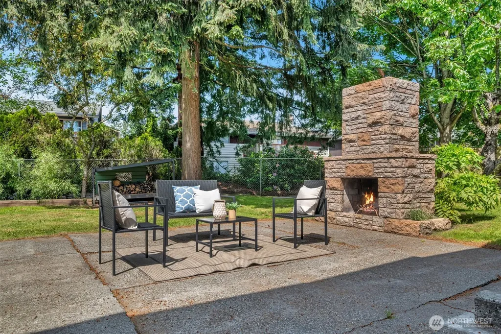 11633 18th Avenue SW Burien WA 98146