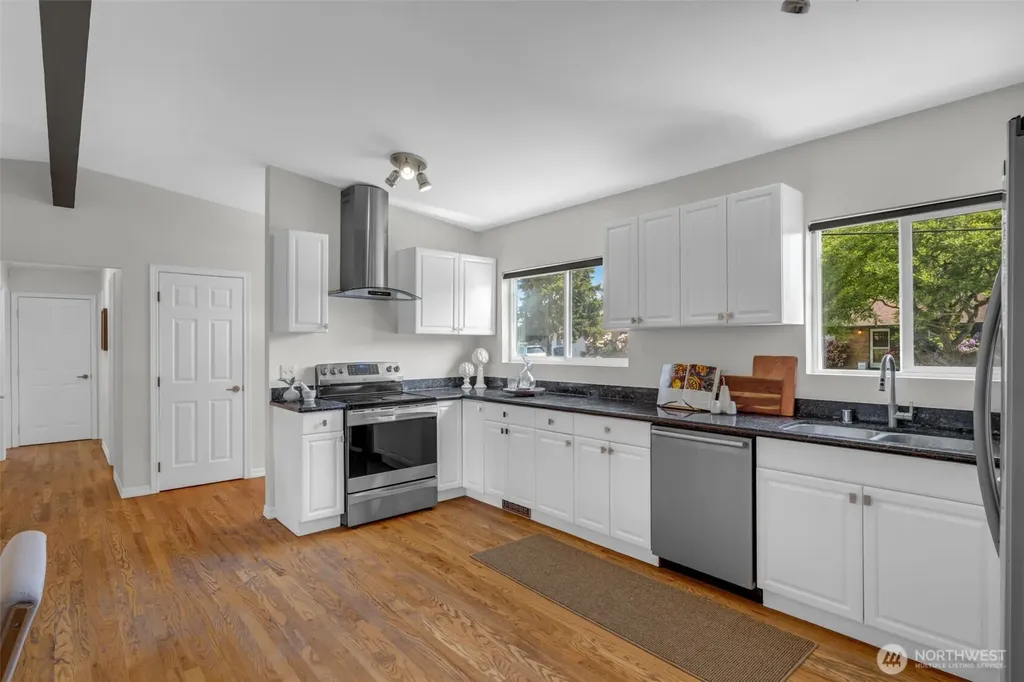 11633 18th Avenue SW Burien WA 98146