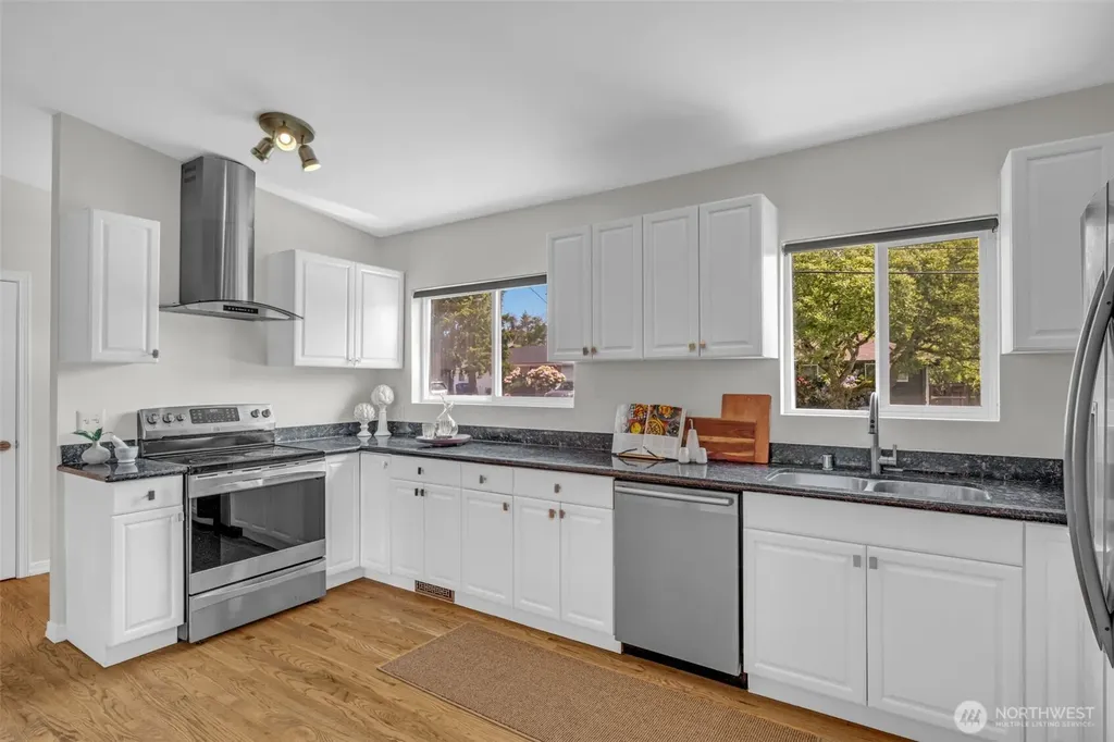 11633 18th Avenue SW Burien WA 98146