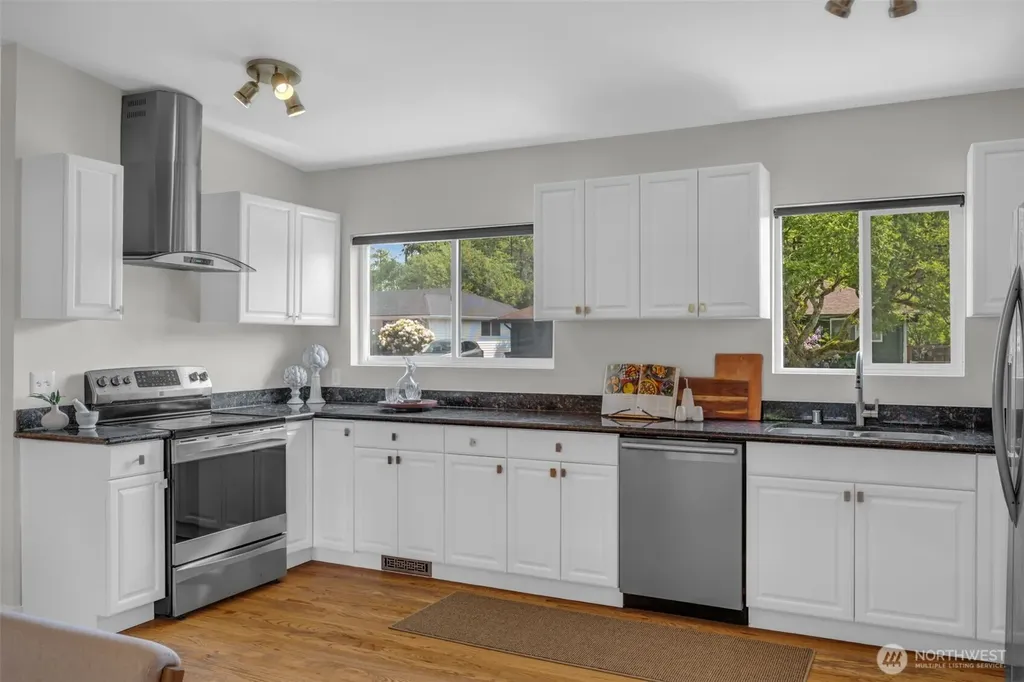 11633 18th Avenue SW Burien WA 98146