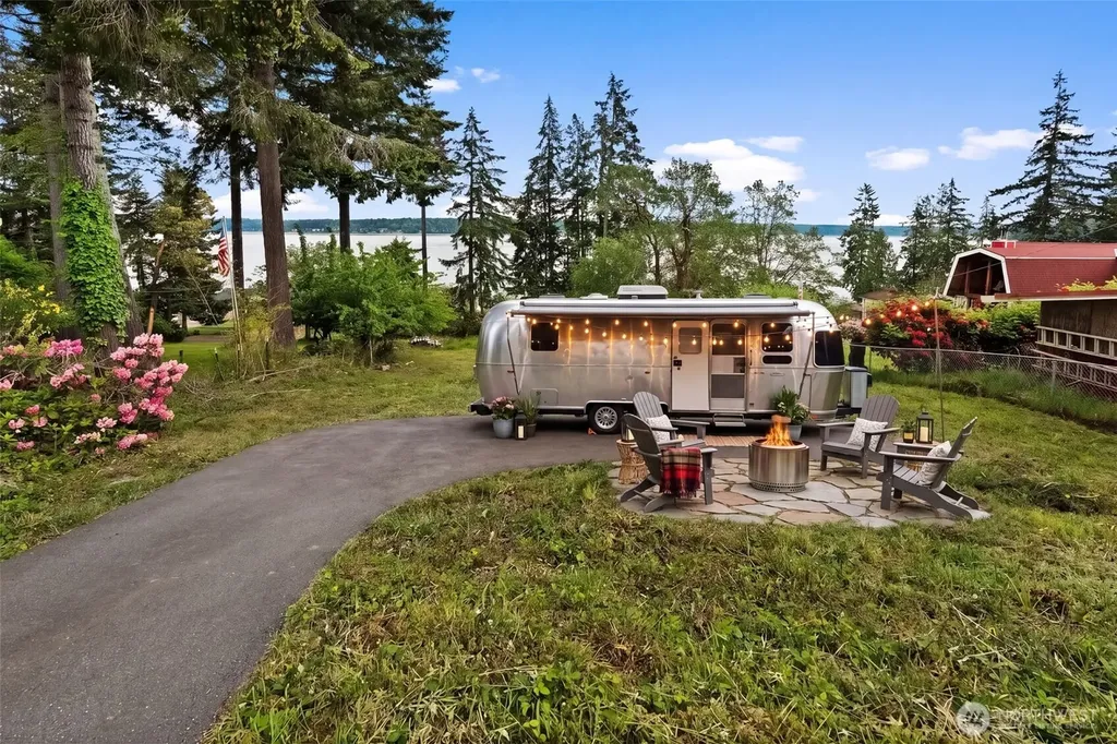 821 E Treasure Island Drive Allyn WA 98524