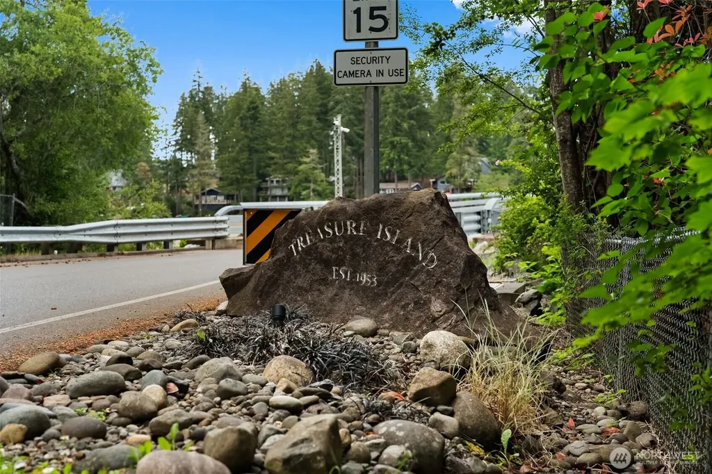 821 E Treasure Island Drive Allyn WA 98524